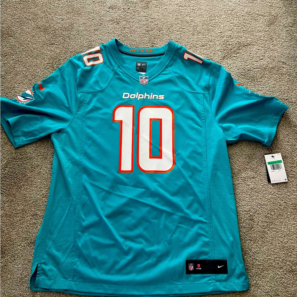 Nike Mens XL Miami Dolphins Tyreek Hill jersey. Tags attached. Retails for $129